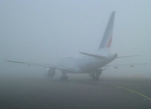 самолет туман